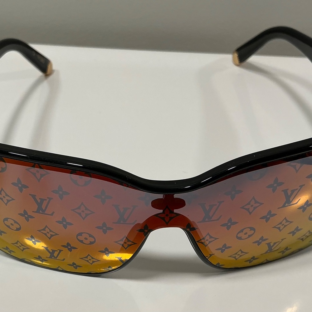 Louis Vuitton shadow square sunglasses - Picture 6 of 11